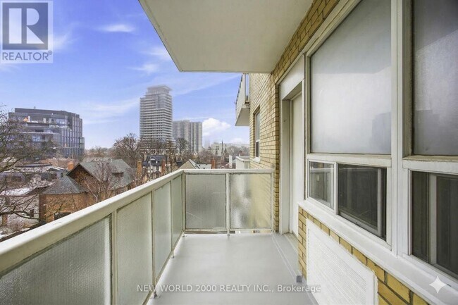 Photo - 88 Bernard Ave Unité 707