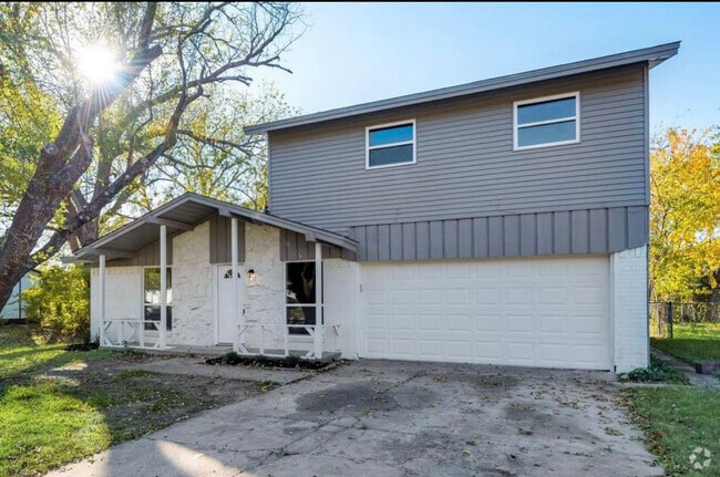 Building Photo - 2302 McCormick St Rental