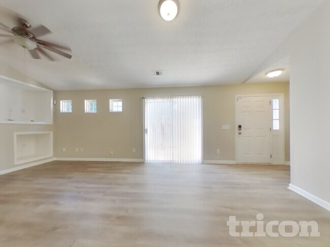 Photo - 225 Silver Fox Trail