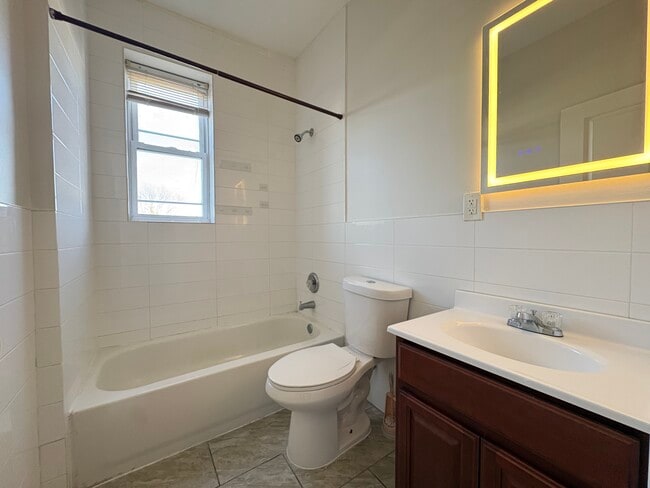 162 Bergen Ave 4B - 161 Bergen Ave Unit 4B