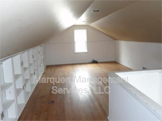 Photo - 546 Kelly St