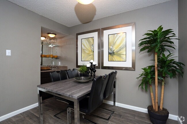 Área de Bedroom_Dining 675sf_One