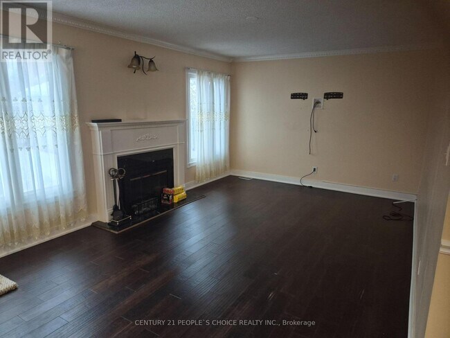 Photo - 4554 Willow Creek Dr