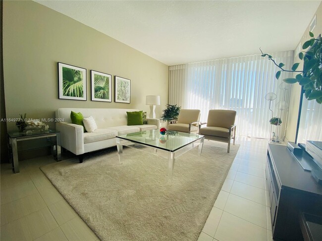 Photo - 185 SW 7th St Condo Unit 1702