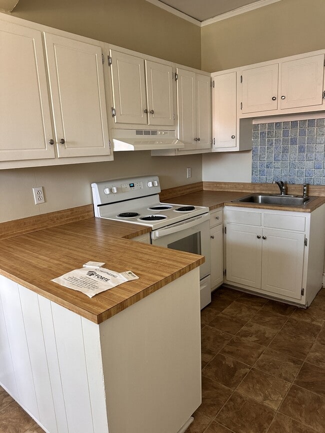 Photo - 232 W McLelland Ave