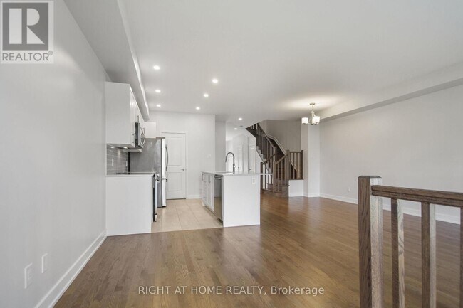 Photo - 534 Corretto Pl