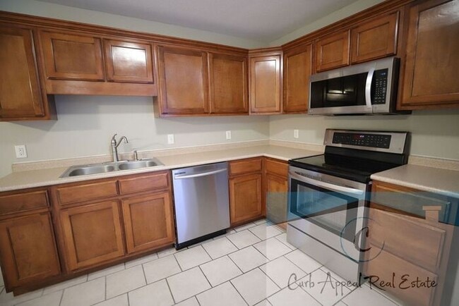 Photo - Utilities included!! Internet included!! Spacious 2 bed /2 full bath apt - includes washer/dryer