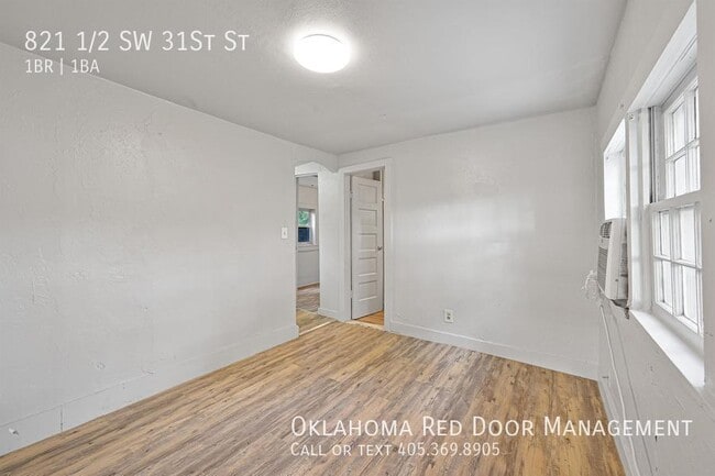Photo - 821 1/2 SW 31St St-