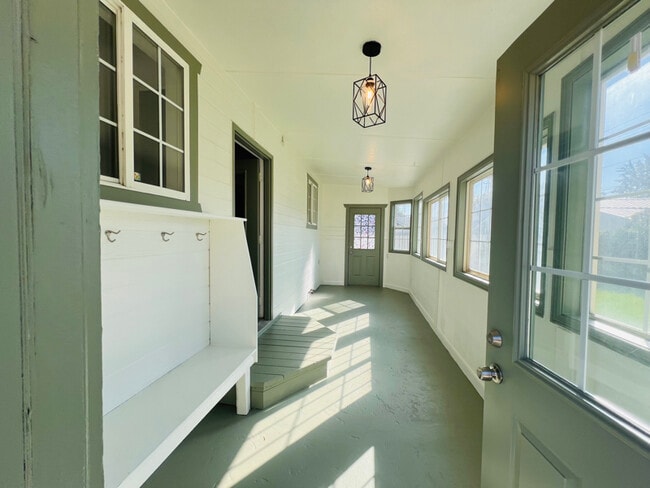 Photo - 11161 W 1st St