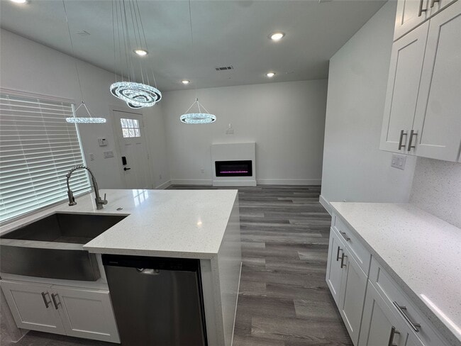 Building Photo - 4604 Bricker St Rental