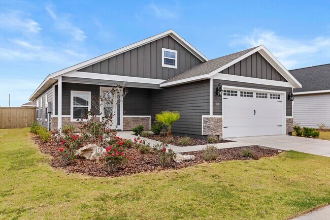 Beautiful 3 bedroom 2 bath home in Grand Oaks - Beautiful 3 bedroom 2 bath home in Grand Oaks