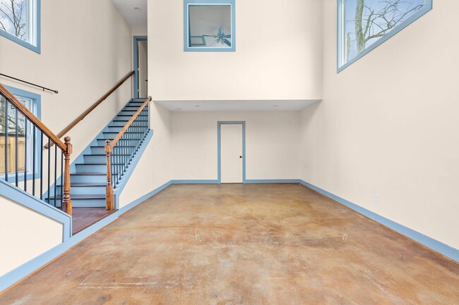City Barndominium in the heart of East Nas... - City Barndominium in the heart of East Nas... House
