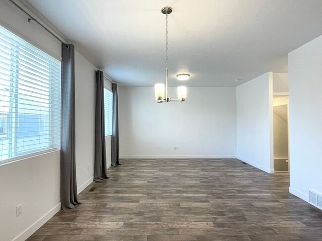 Photo - Lovely 2 Story in Saratoga Springs!
