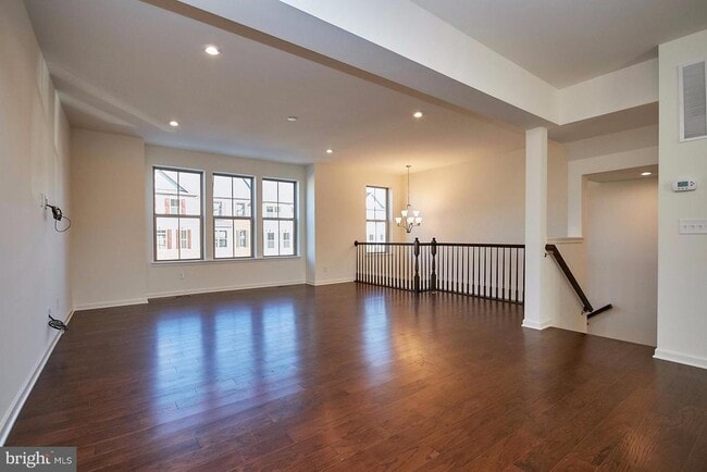 Photo - 43428 Robey Sq