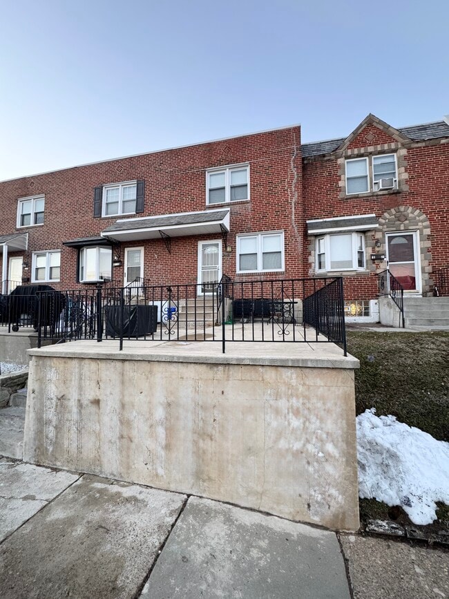 Photo - 8114 Terry St