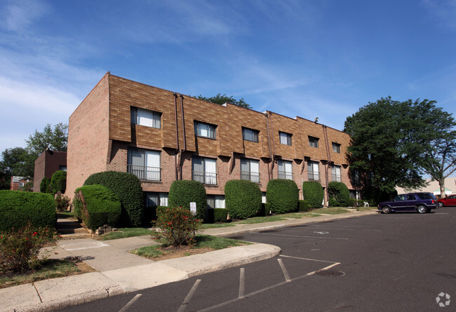 Building Photo - Woodbridge Mews Rental