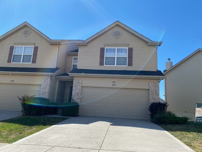 Building Photo - 634 Country Heights Dr