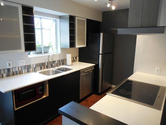 Photo - 6703 Old Quarry Ln