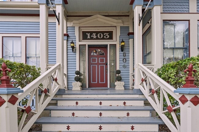 Photo - 1403 Broadway Avenue J