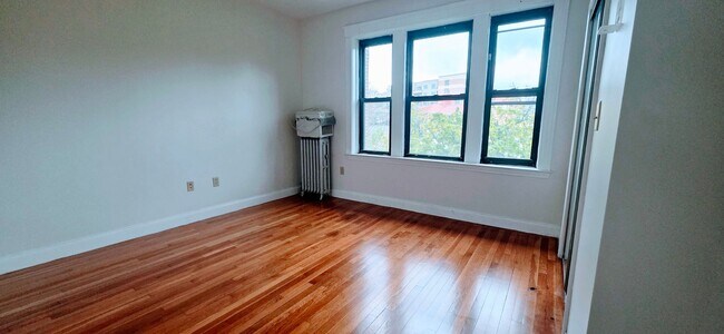 Photo - No Fee w Promo!  Spacious Apt on Brookline Border w Gas, Ht & HW ALL Included!  Near B & C lines!