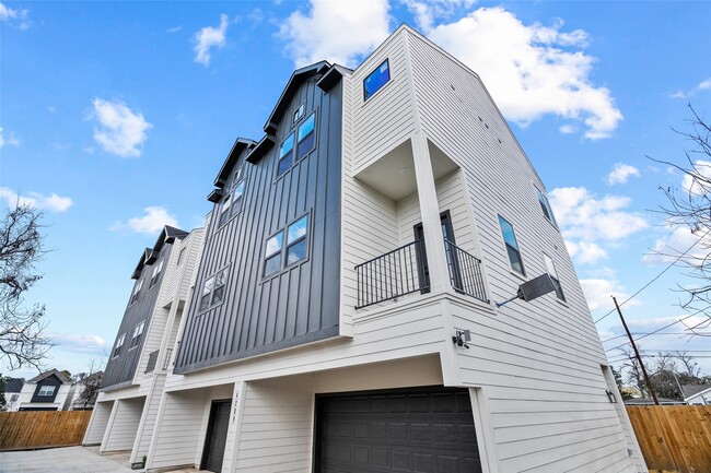 Building Photo - 4205 Allston St