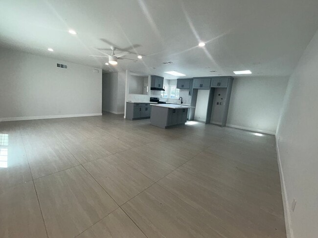 Photo - Spacious 3bed 2bath House for Rent in Garden Grove