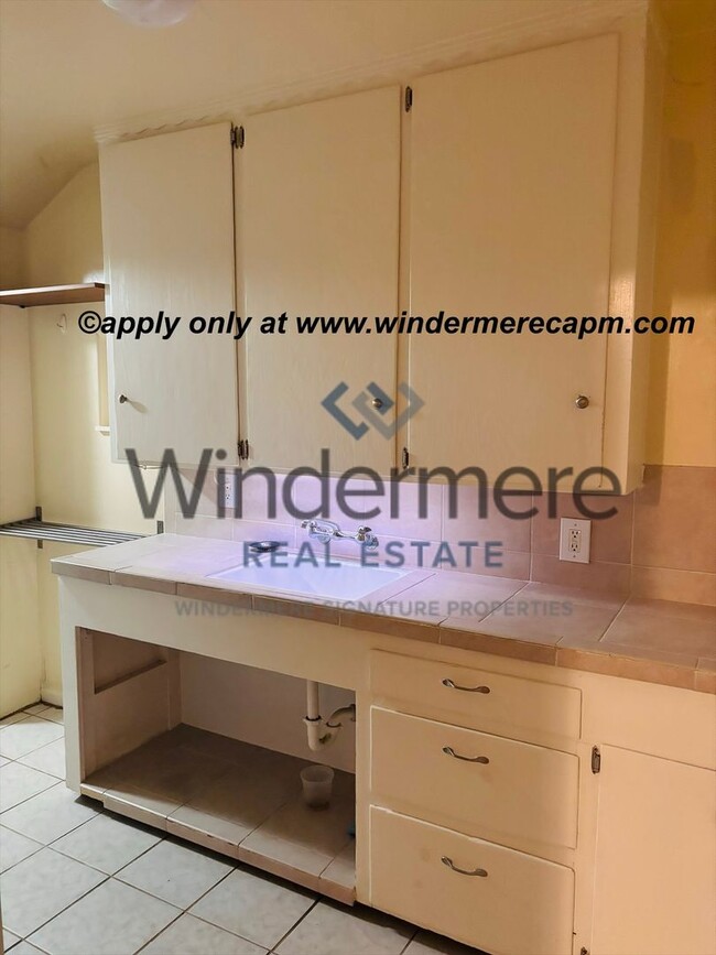 Photo - Charming studio home in North Oak Park