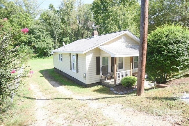Photo - 337 Fox St SW