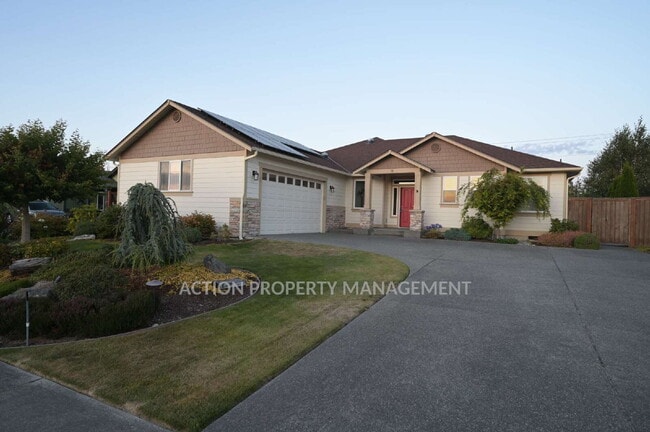 Building Photo - Beautiful custom-built 3 bed, 1 office, 2 bath, 2 car garage in Sequim