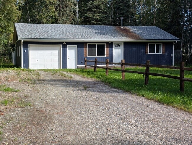 Building Photo - Single Family Home in North Pole