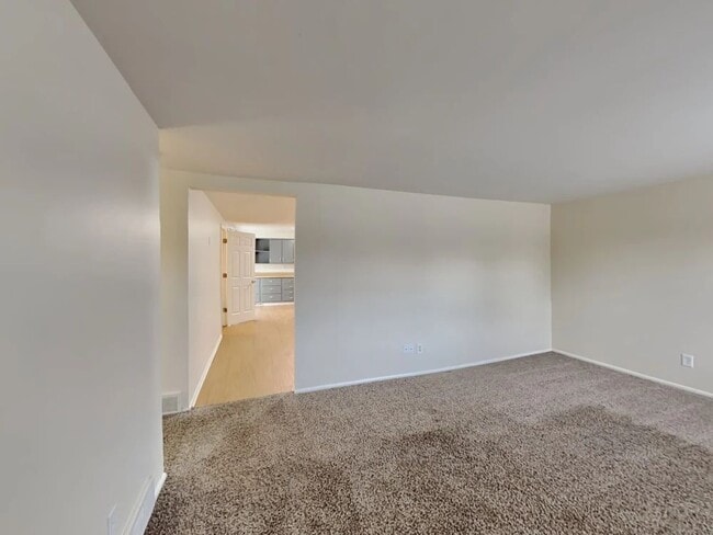 Photo - 333 E Center St