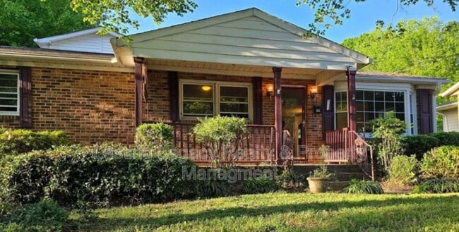 Building Photo - 113 25th St