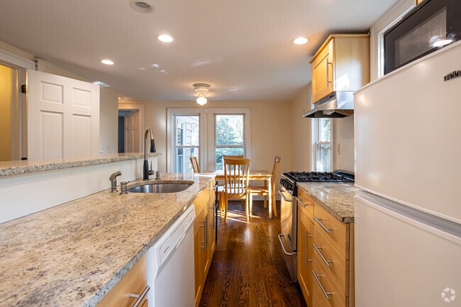 2BR, 1BA - Cogswell Avenue