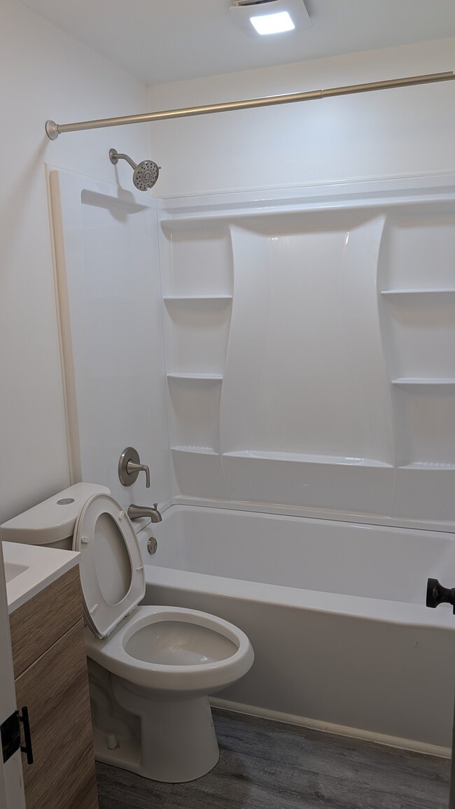 Photo - 3214 Detroit Ave Unit B