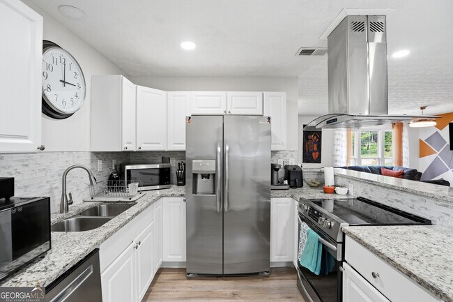 405 King Arthur Ct