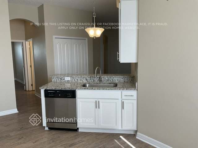 Photo - 402 Sycamore Springs St