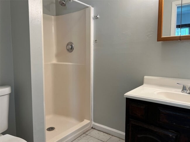 Photo - 180 Hawley St