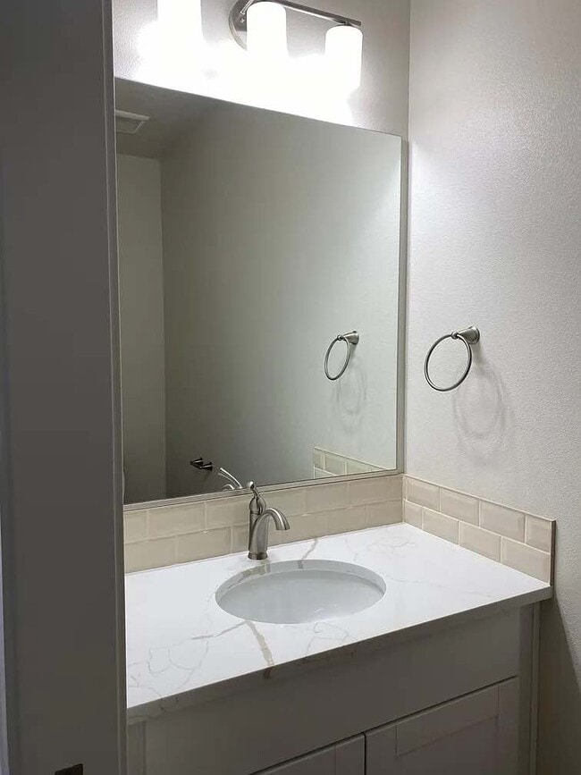 Photo - 2314 Herbert Pl