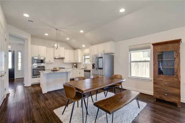 Photo - 209 Wynnpage Dr