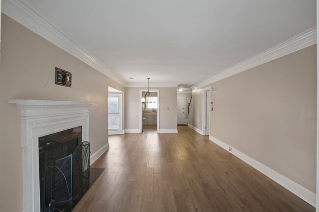 Photo - 245 Towergate Pl