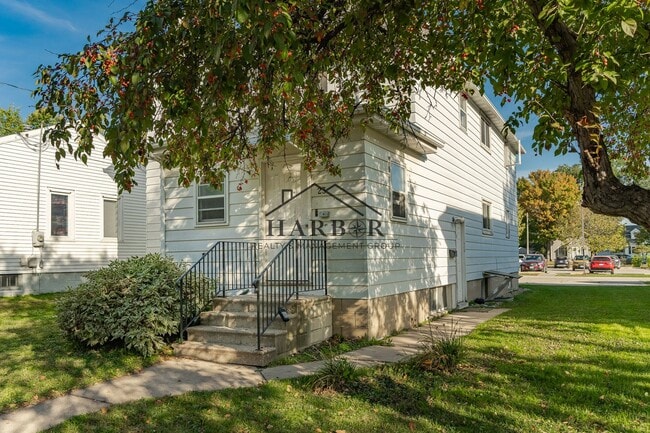 Building Photo - 23 8th St NW Unit 2