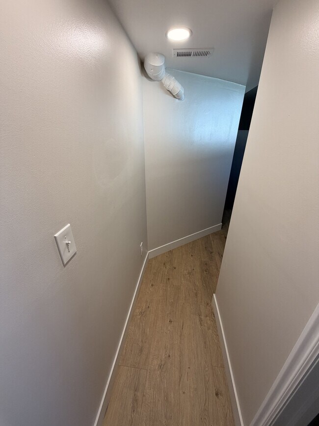 1618 W 860 S