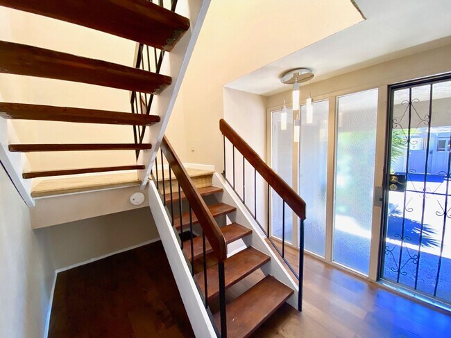 Photo - FOR RENT - 3 Bd/2 Ba 1,392 Sf In Friars Village Community, Townhome In San Diego Fashion Valley ...