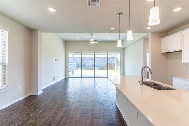 6802 Pleasanton Pkwy