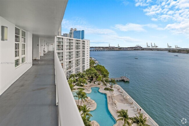 Building Photo - 910 West Ave Unit 1212 Rental