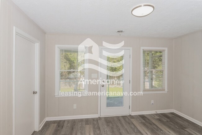 Photo - 1676 Hurley Cir