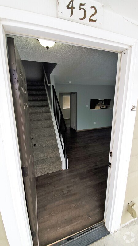 Building Photo - 452 N 18th Ave Rental