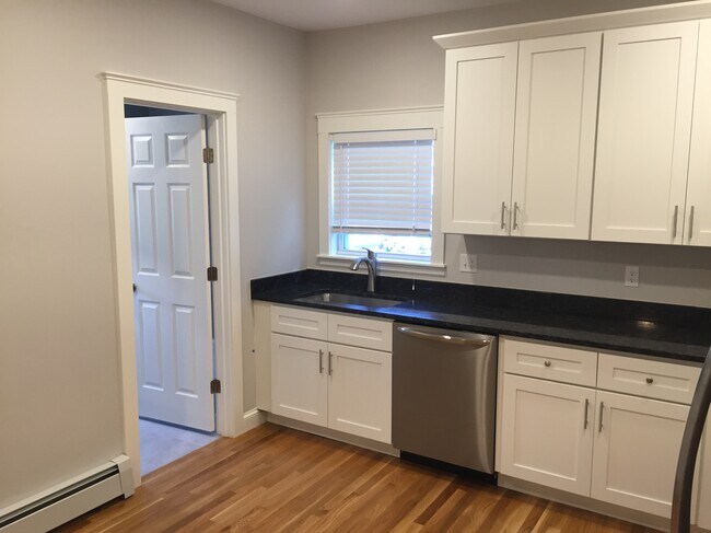 Building Photo - 1433 Cambridge St Unit 1 Rental