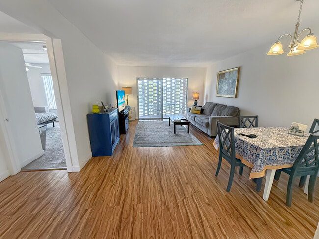 Photo - 1500 Crescent Cir Unidad A26