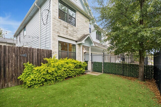 Photo - 4014 Woodhead St